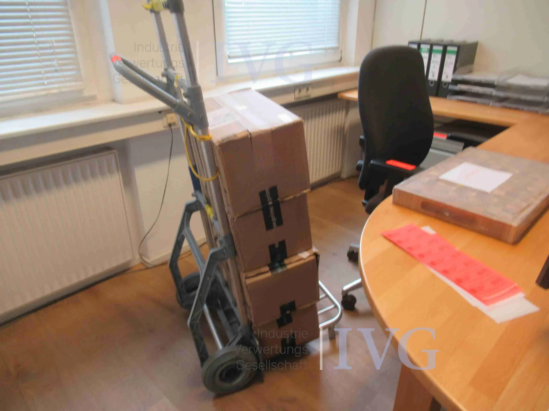 Alu-Paketkarre